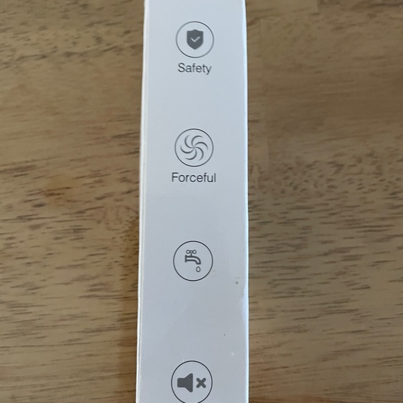 Black and Silver Electric Nose Hair Trimmer - Picture 4 of 4